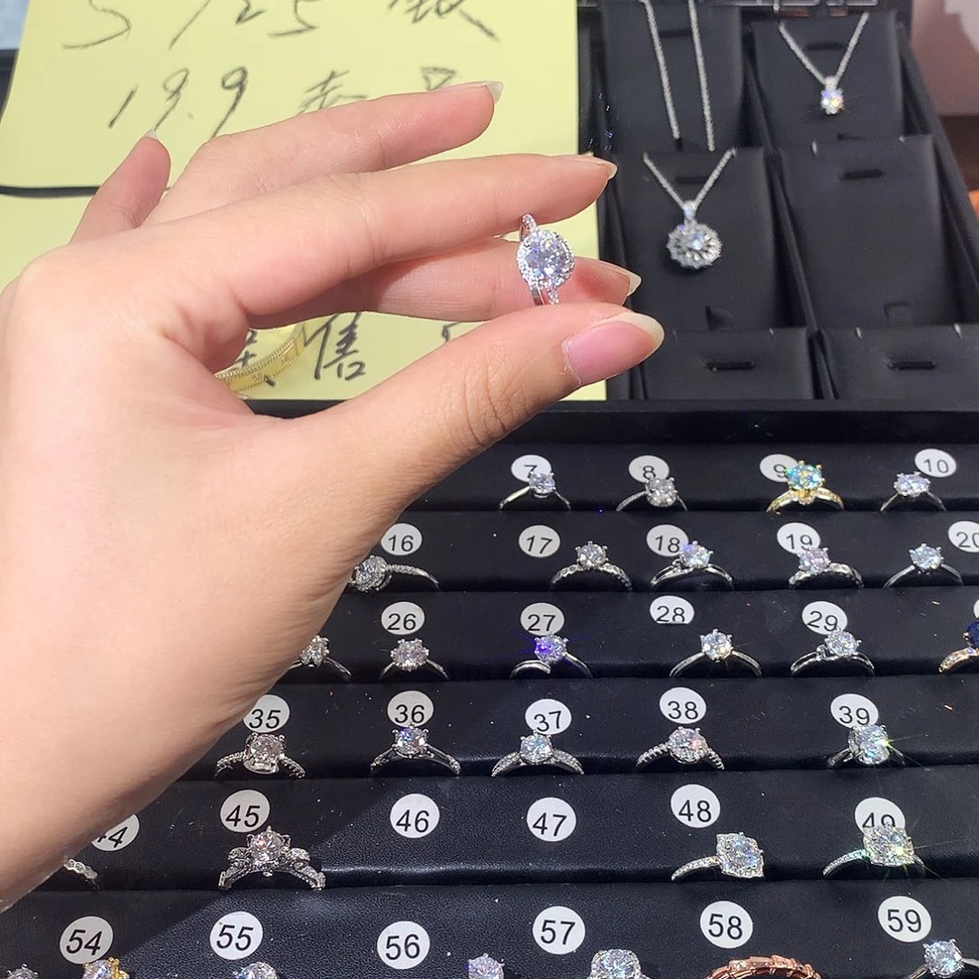 925银合成碳硅石圆包一卡13