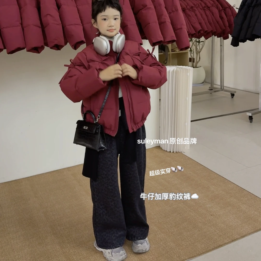 里面加厚的【童装豹纹】牛仔裤一条也可以过冬 面料很柔软