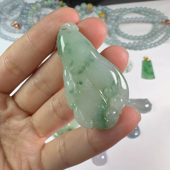 翡翠未镶嵌颈饰翡翠