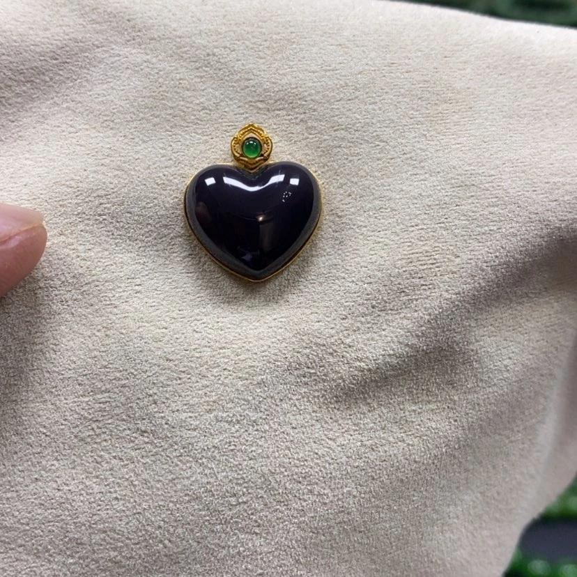 【闪购商品】颈饰18K金镶嵌和田玉