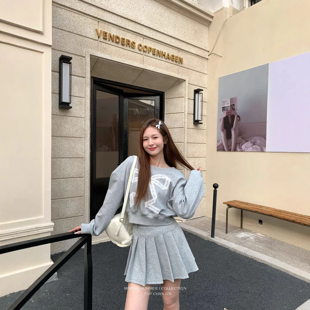 2025新款小香风感套装女圆领蕾丝蝴蝶结卫衣女高腰百褶裙显瘦套装