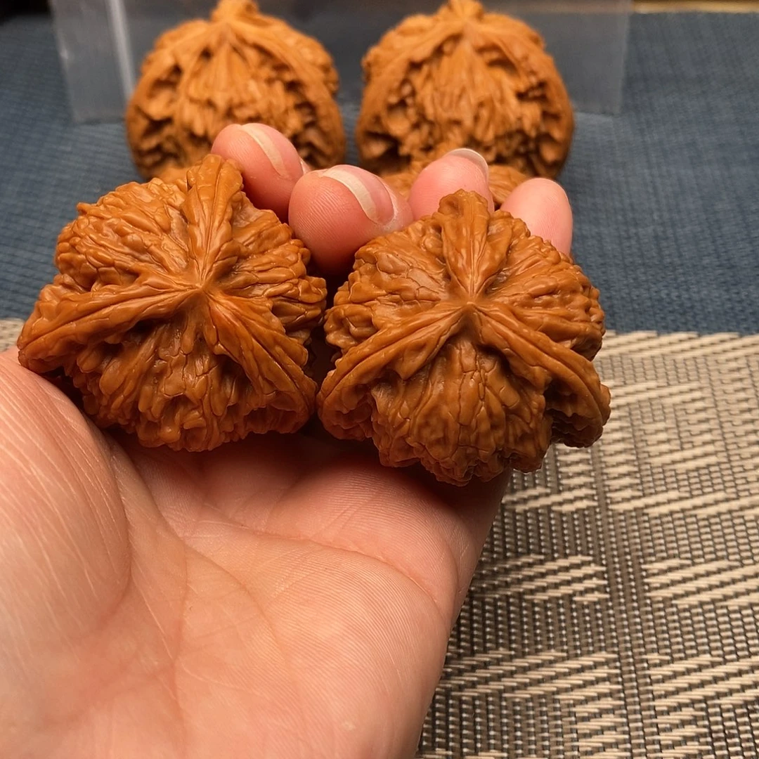 *****文玩核桃吊坠三棱