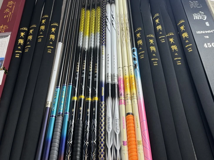 清仓处理99新钓竿 手感轻盈舒适 适合多种场景垂钓