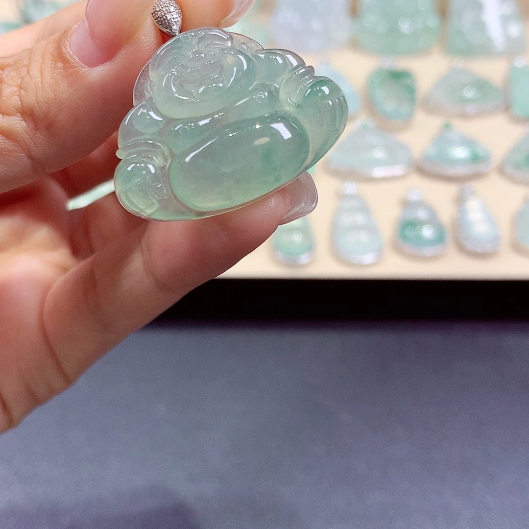 翡翠18K金镶嵌颈饰翡翠