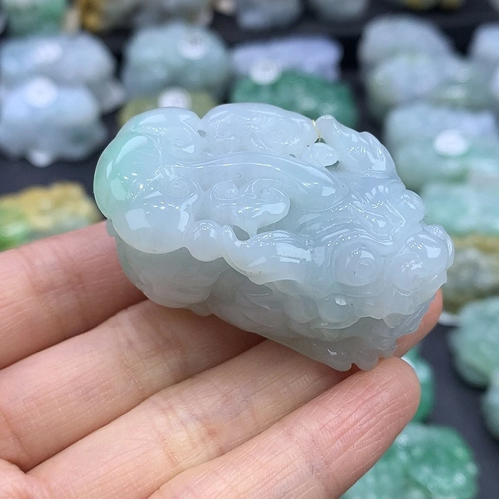 翡翠未镶嵌颈饰天然A货翡翠貔貅吊坠