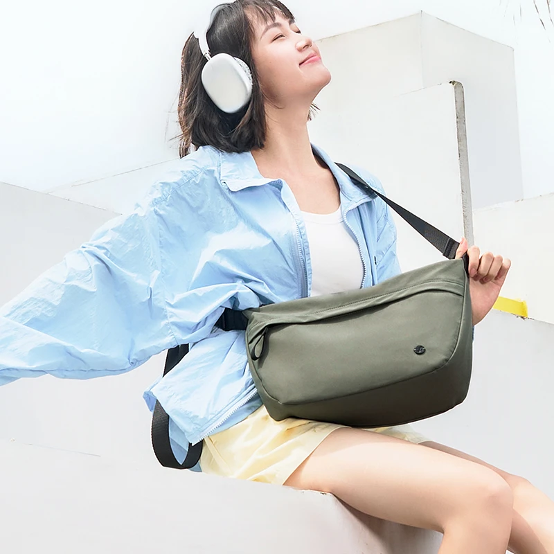 莱夫大容量斜挎包女士2025新款户外轻便帆布包休闲百搭通勤单肩包