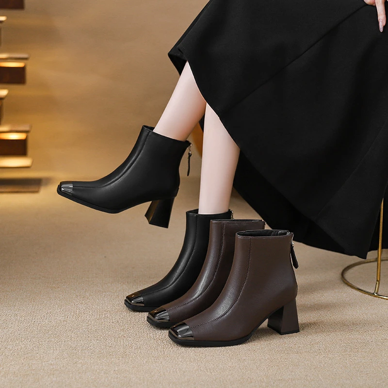 【专柜】法式真皮金属方头粗跟7cm高跟冬季加绒虎头鞋女款拉链短靴