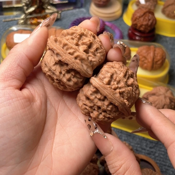 文玩核桃把件程*大白狮子