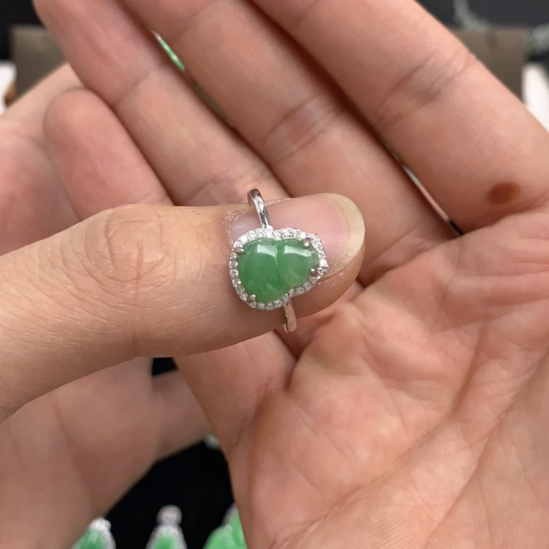 翡翠戒指银S925镶嵌身****儿天然翡翠