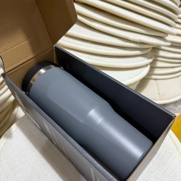 T灰 887ml 手拎双层真空吸管保温杯