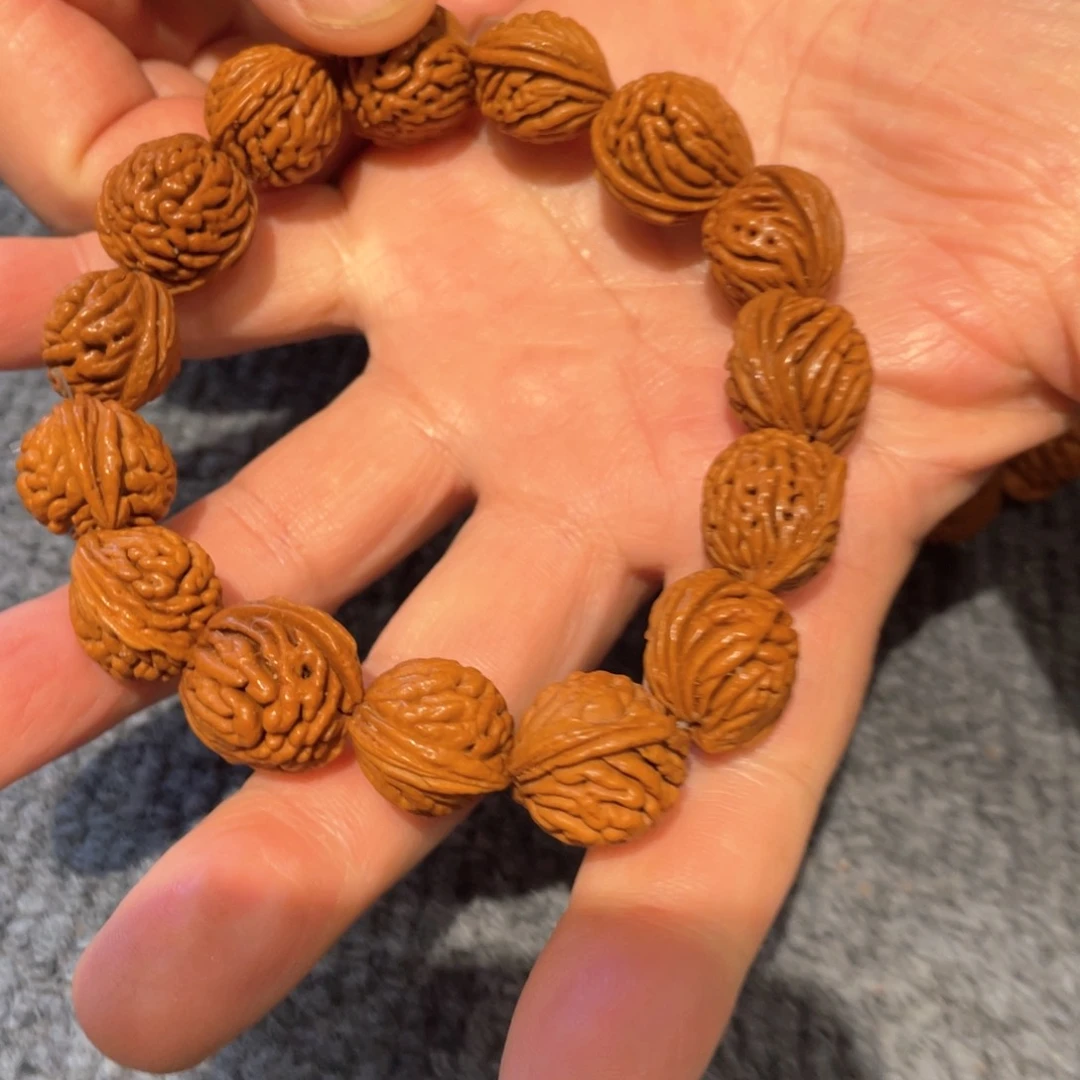 【闪购商品】柏木（崖柏）龙纹桃核手串