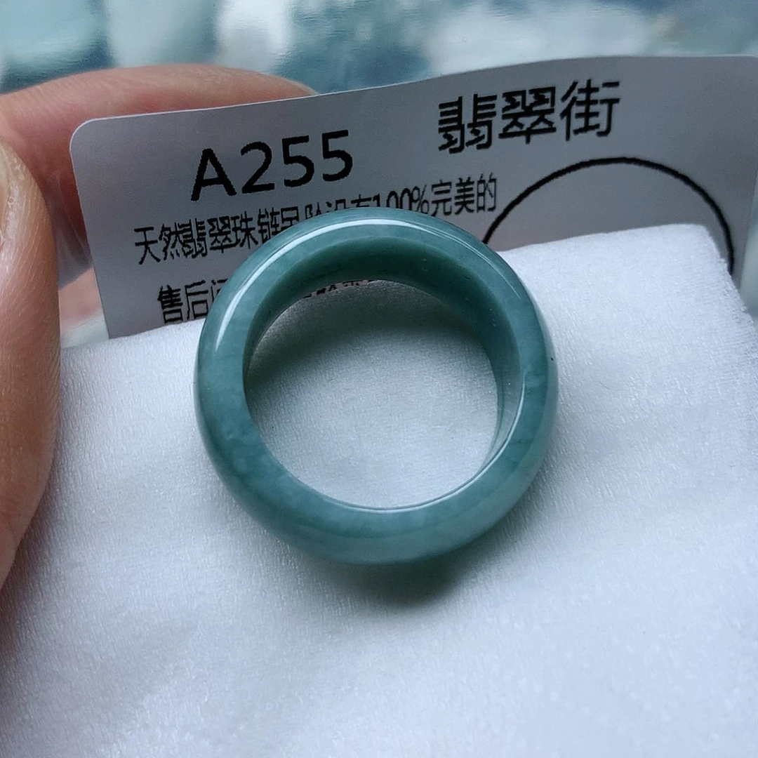 翡翠颈饰未镶嵌手串