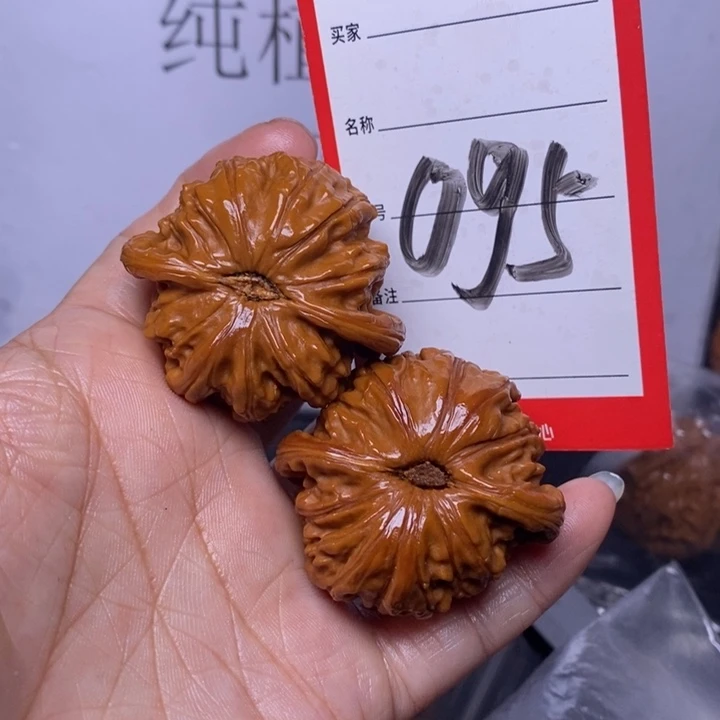 文玩核桃把件波***行095，43闷白练手