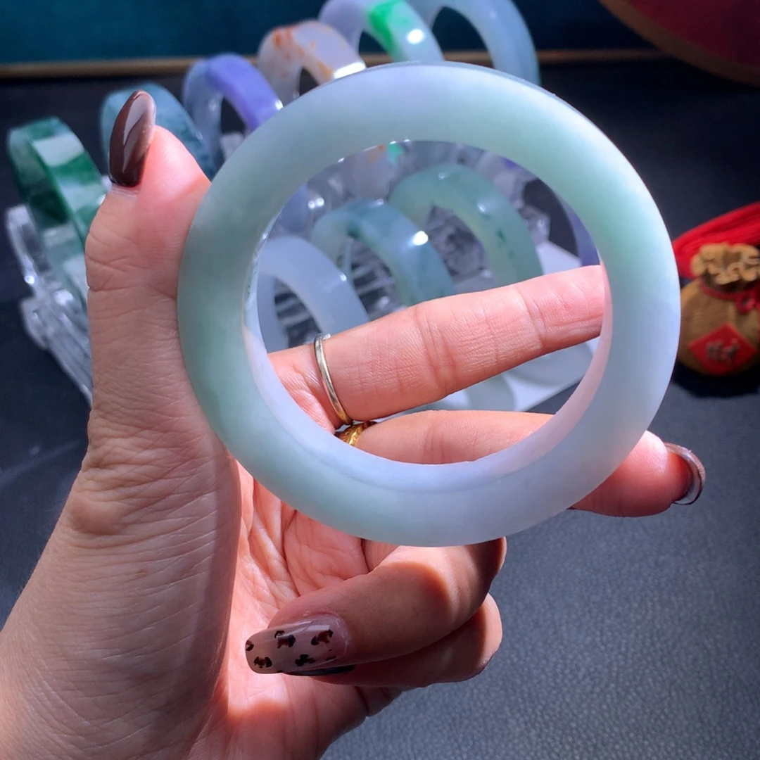 未镶嵌翡翠手镯定制翡翠