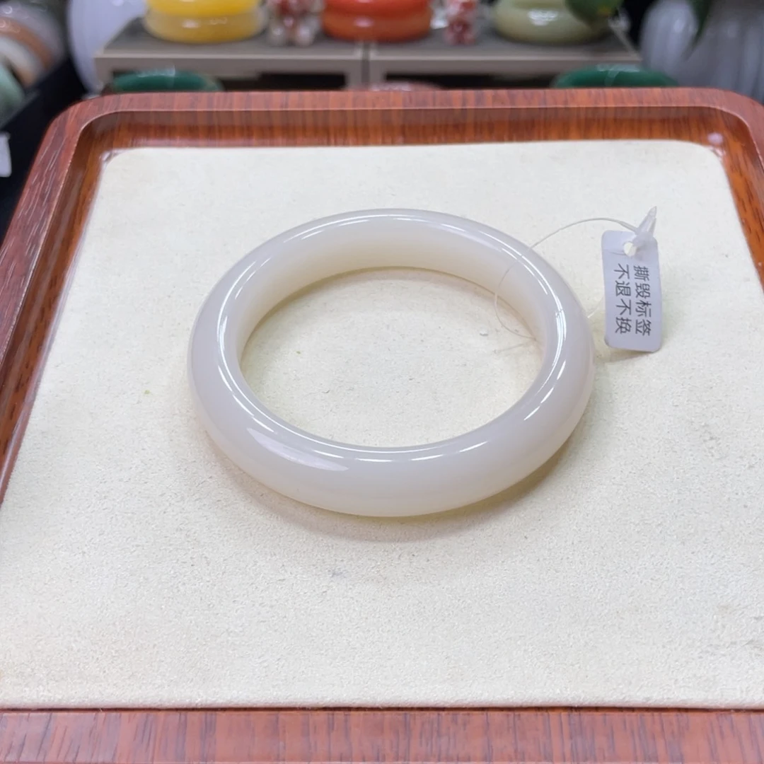 未镶嵌手镯石英岩玉?****࿐