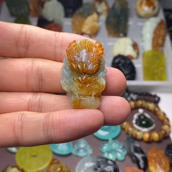 幽***主蛇纹石玉未镶嵌颈饰