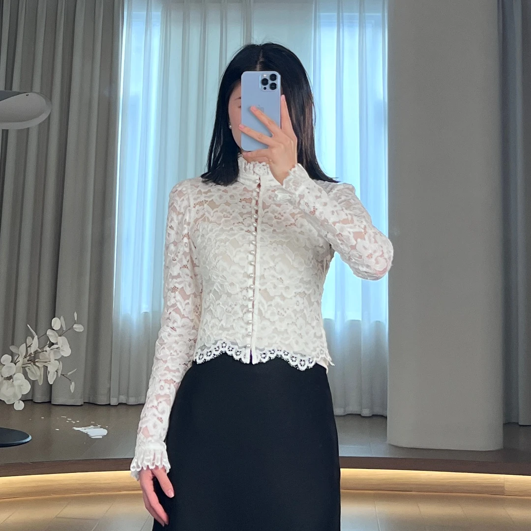 新款【茉莉花茶】蕾丝花边勾花珍珠扣设计师轻奢上衣LZ1427