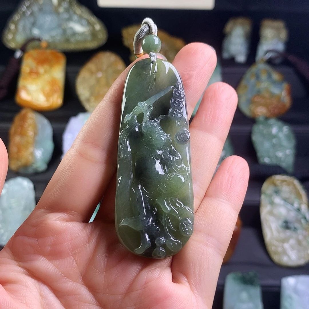 翡翠未镶嵌颈饰挂件