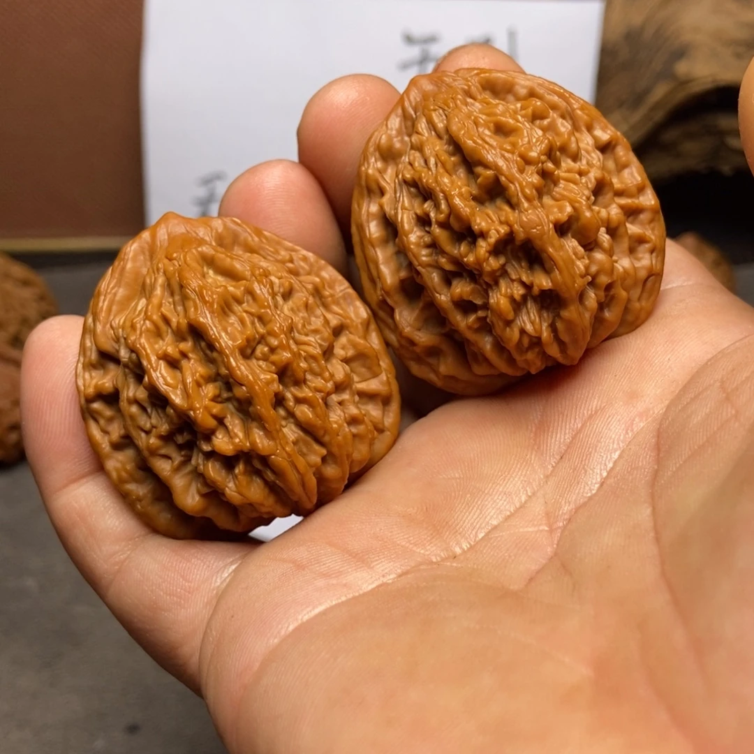 文玩核桃把件麦穗虎头