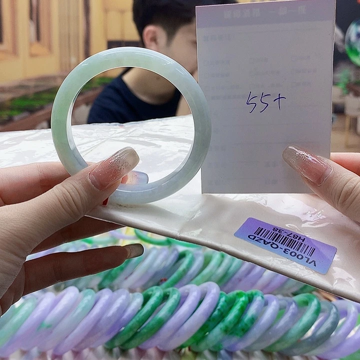 翡翠手镯未镶嵌I have