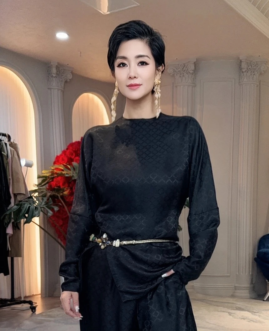 LA MAISON JADE玉琼国风 黑色白色菱形格纹开衩长袖衬衫 J24S3250