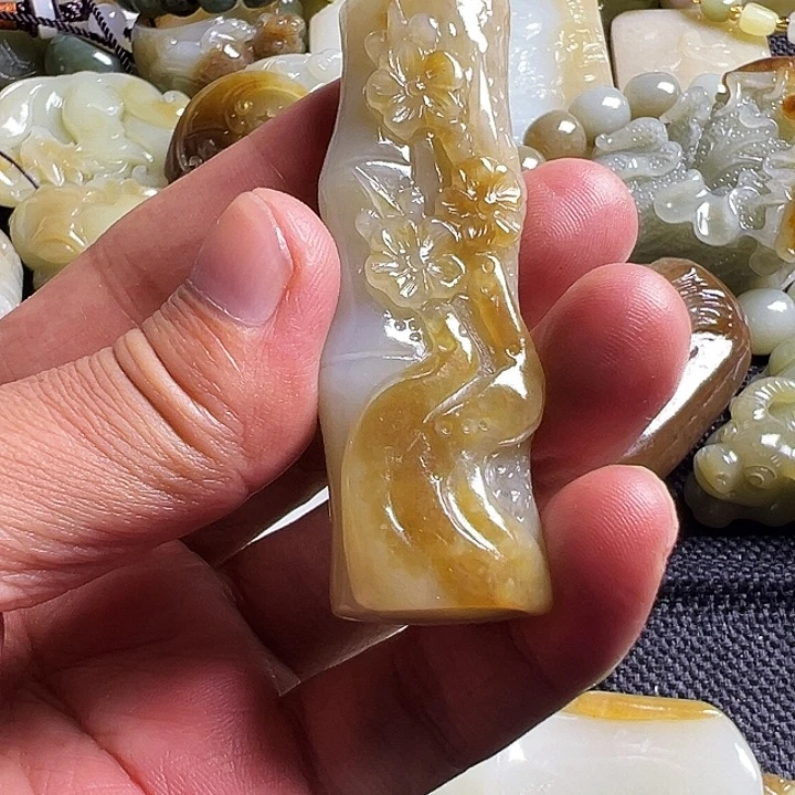 蒋***兴吊坠(不含链)未镶嵌和田玉