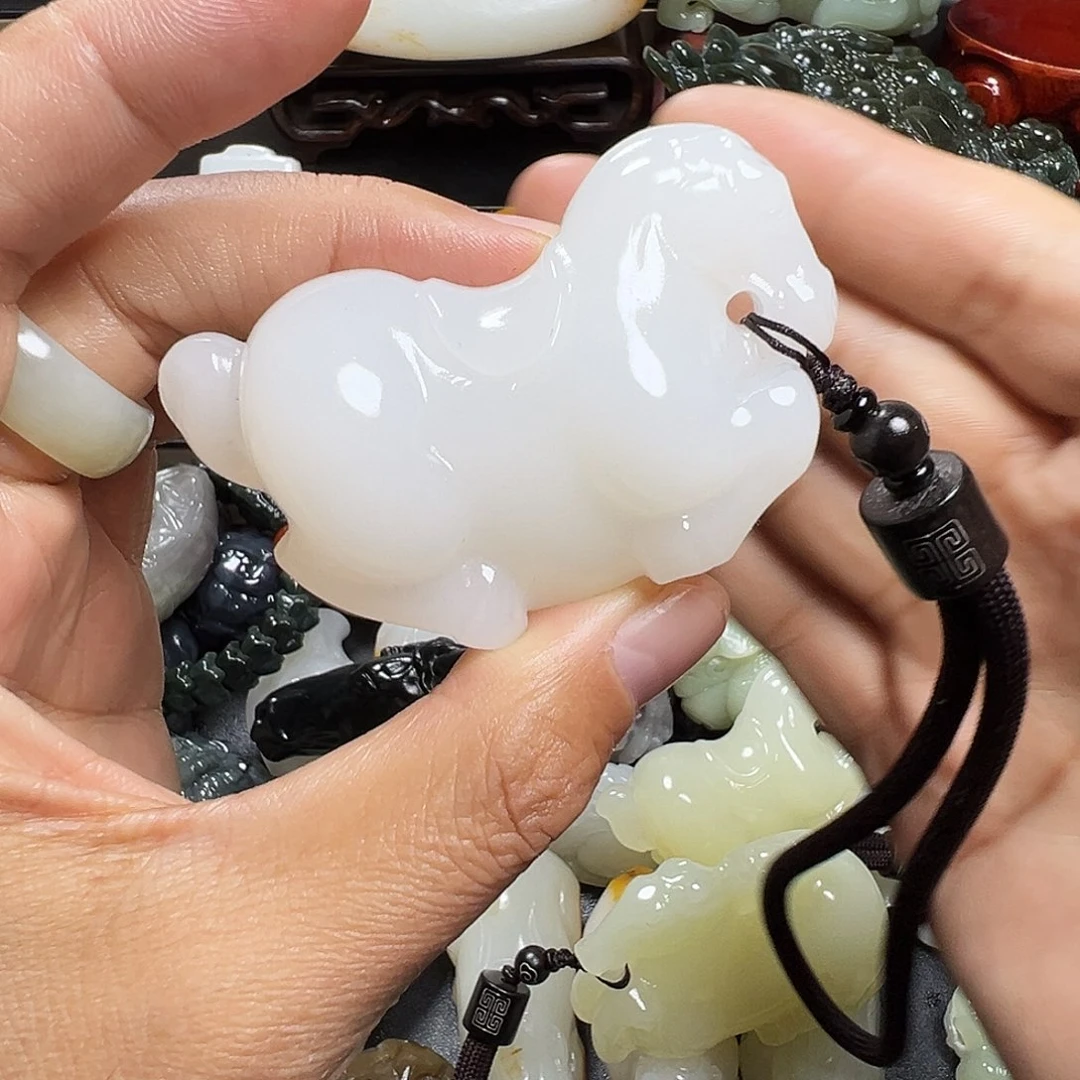 •***•玉新疆天然料子精品