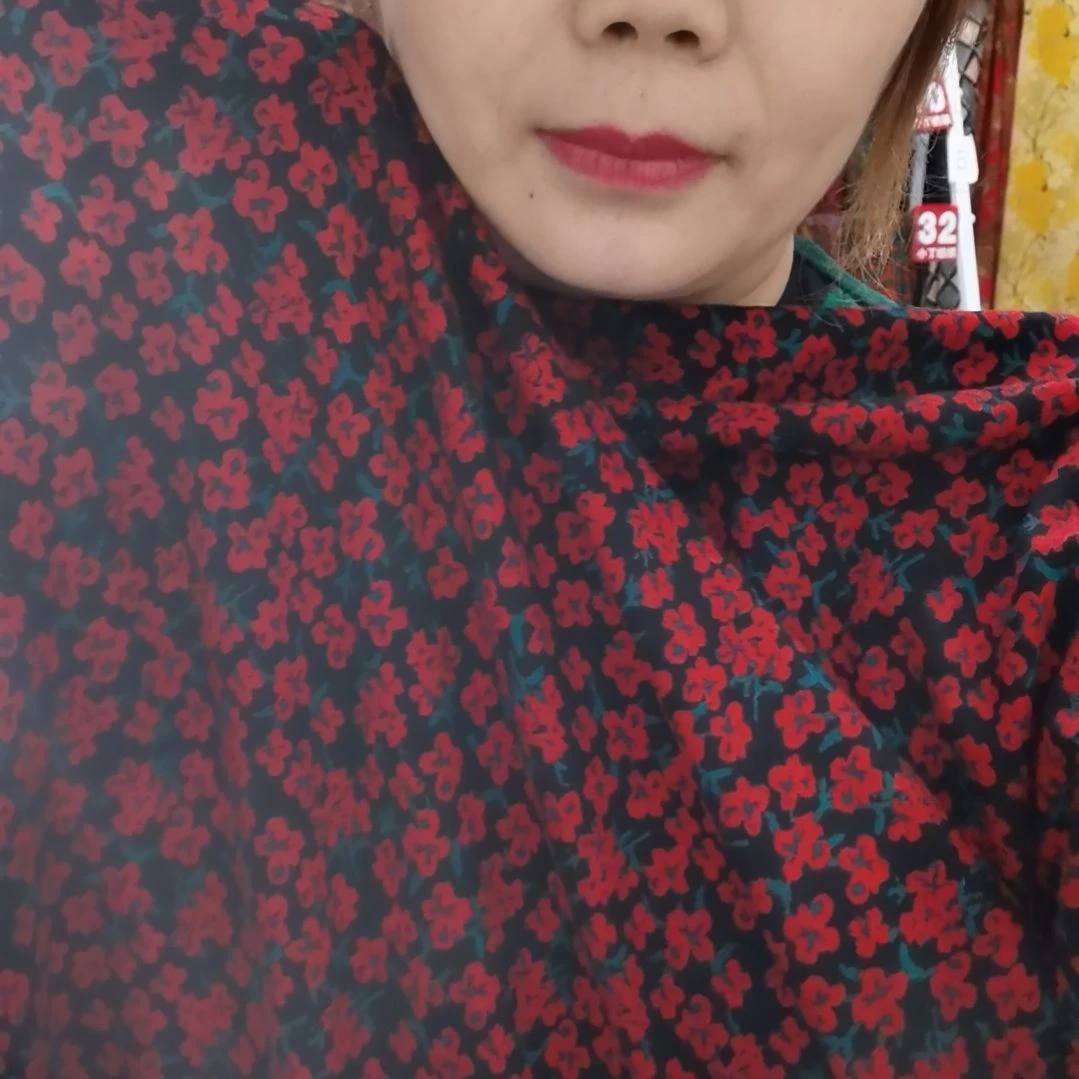 混纺黑底小小红花新2米