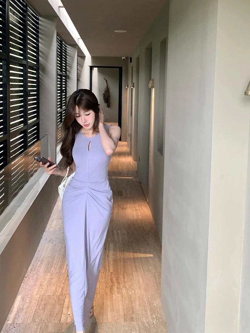 【柏林夜晚】气质高级纯色无袖褶皱连衣裙修身小众设计感粉紫色长裙