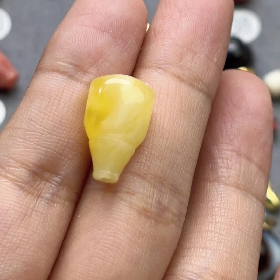 哇***哦裸石蜜蜡未镶嵌10+mm