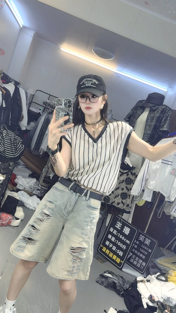 【C度笑笑力推】58110新品时尚小众设计师款镂空短款小衫