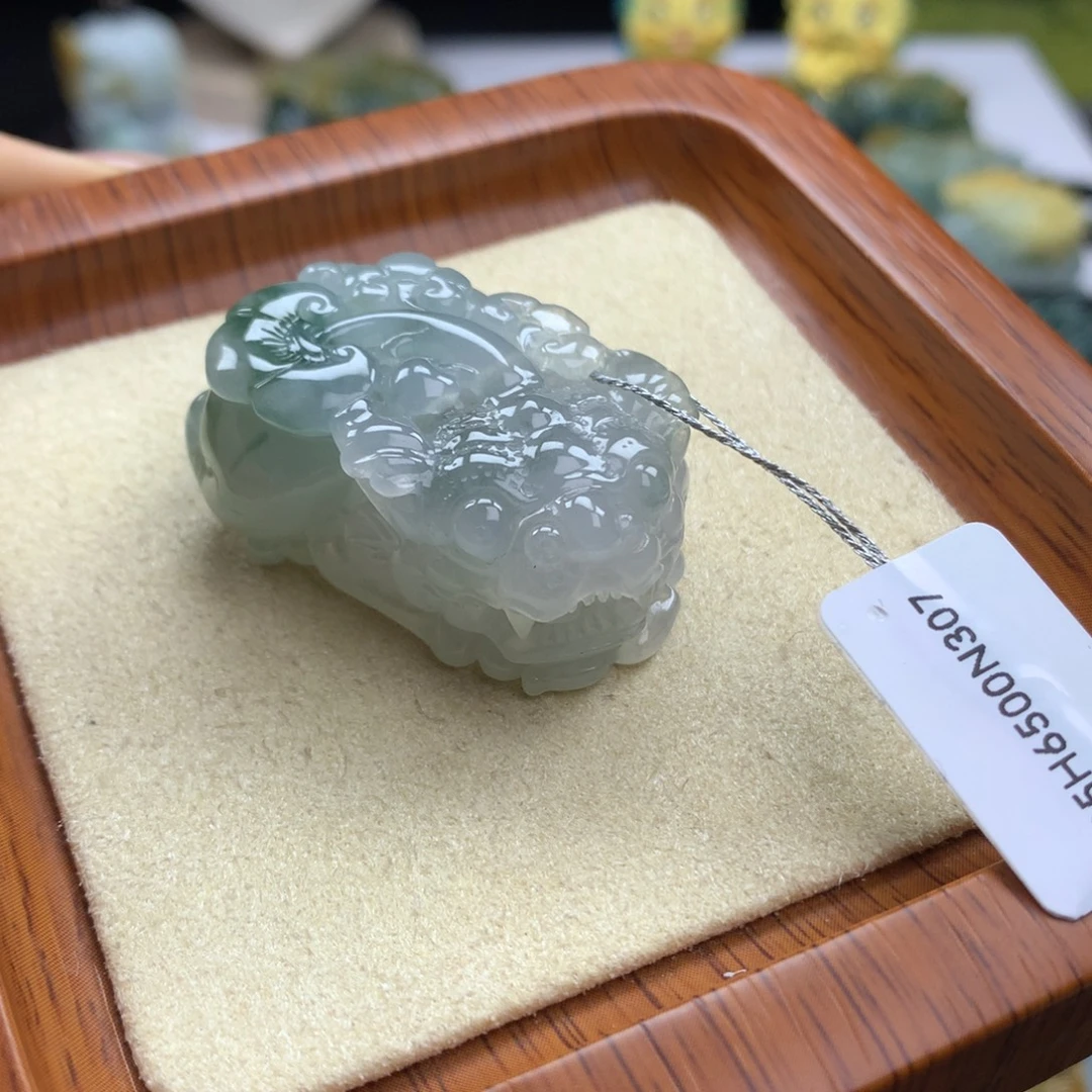 翡翠未镶嵌颈饰25