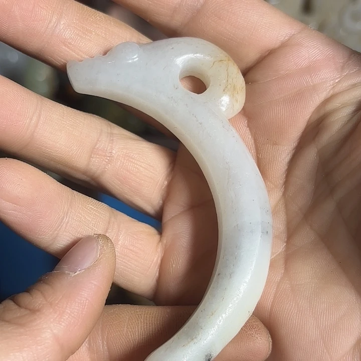 和田玉未镶嵌把件