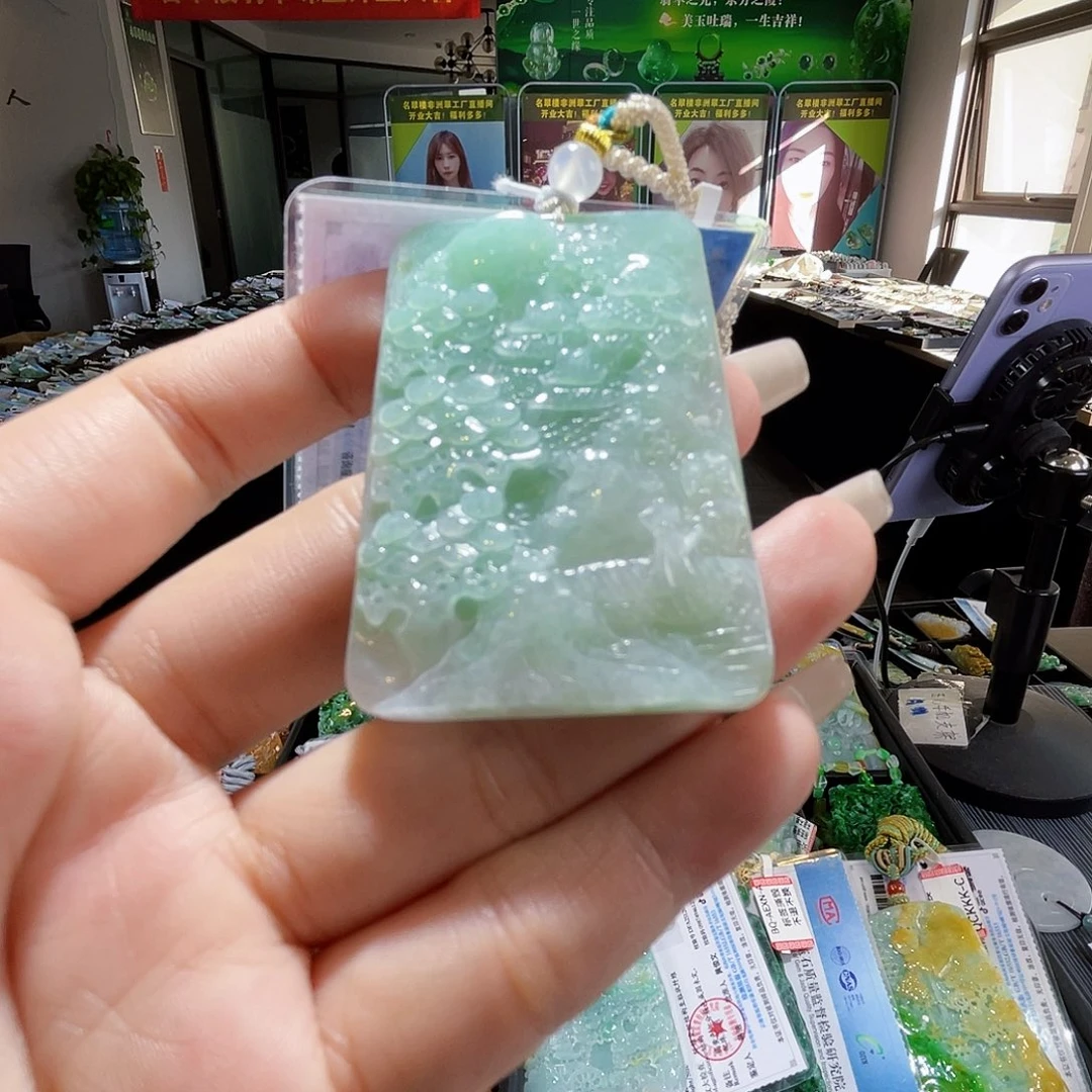 颈饰未镶嵌翡翠一