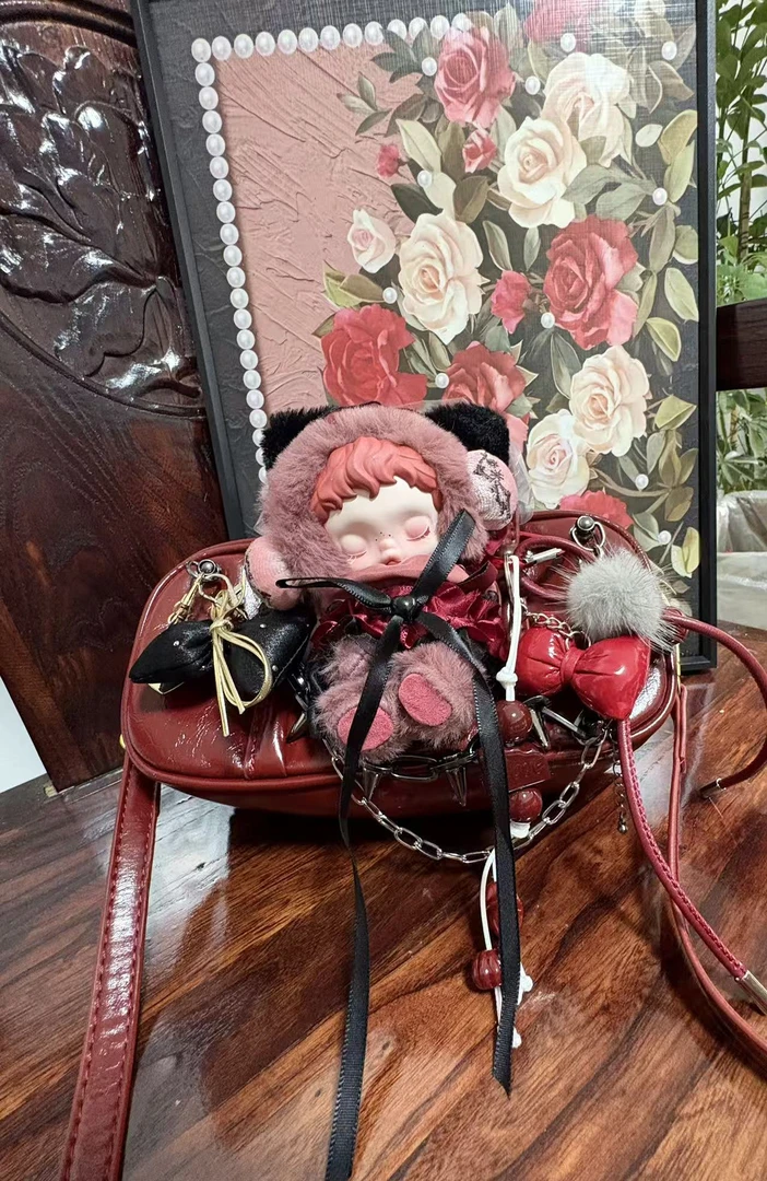 高端设计师原创潮玩公仔包