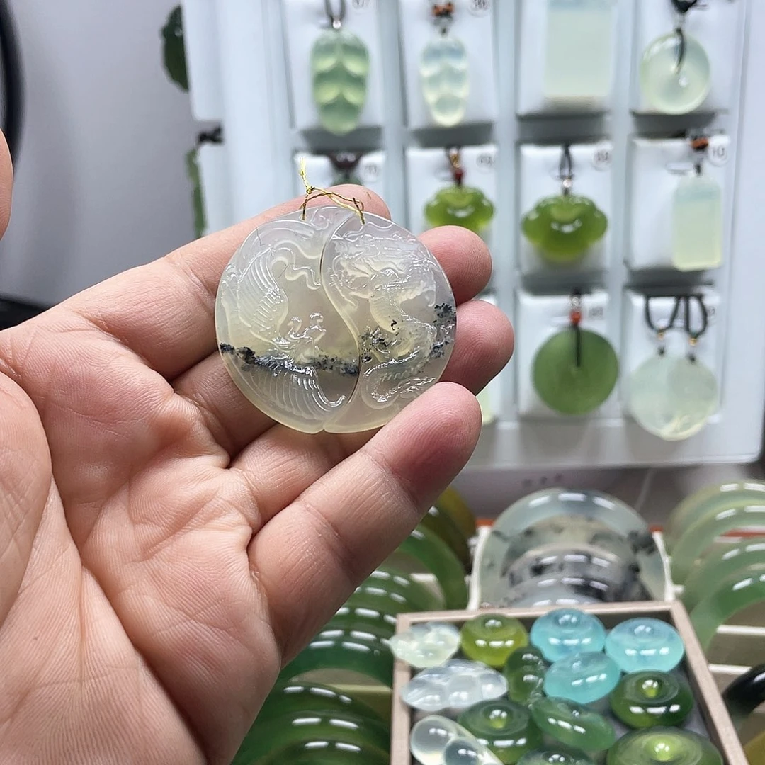 合金蛇纹石玉颈饰