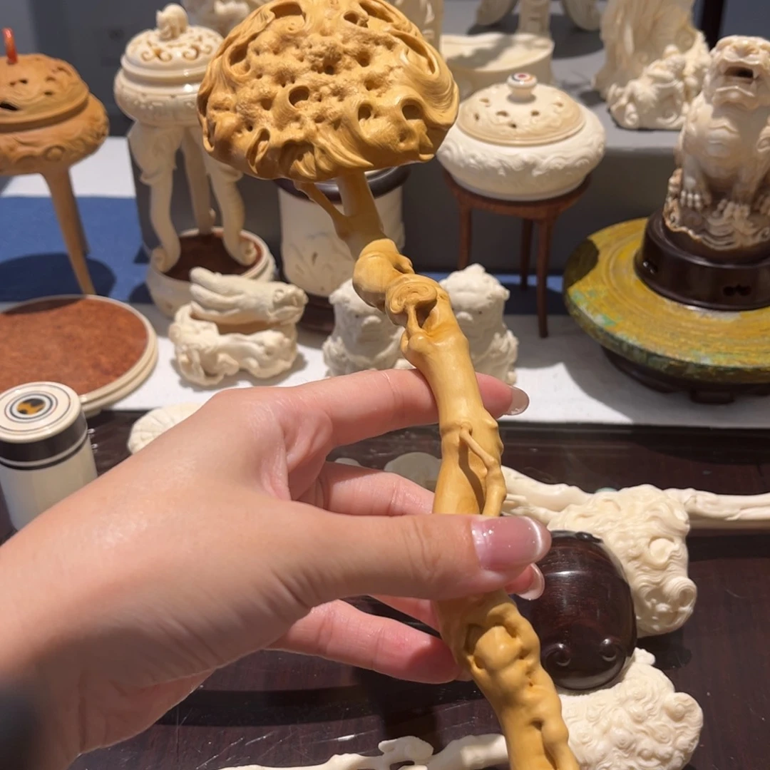 小***逛黄杨木黄杨作品原文