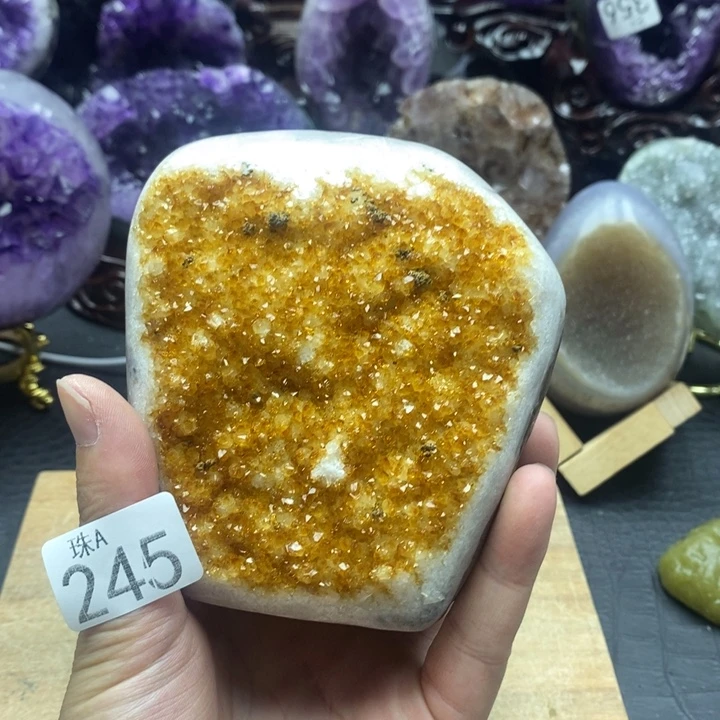 未镶嵌水晶大型摆件（非配饰）