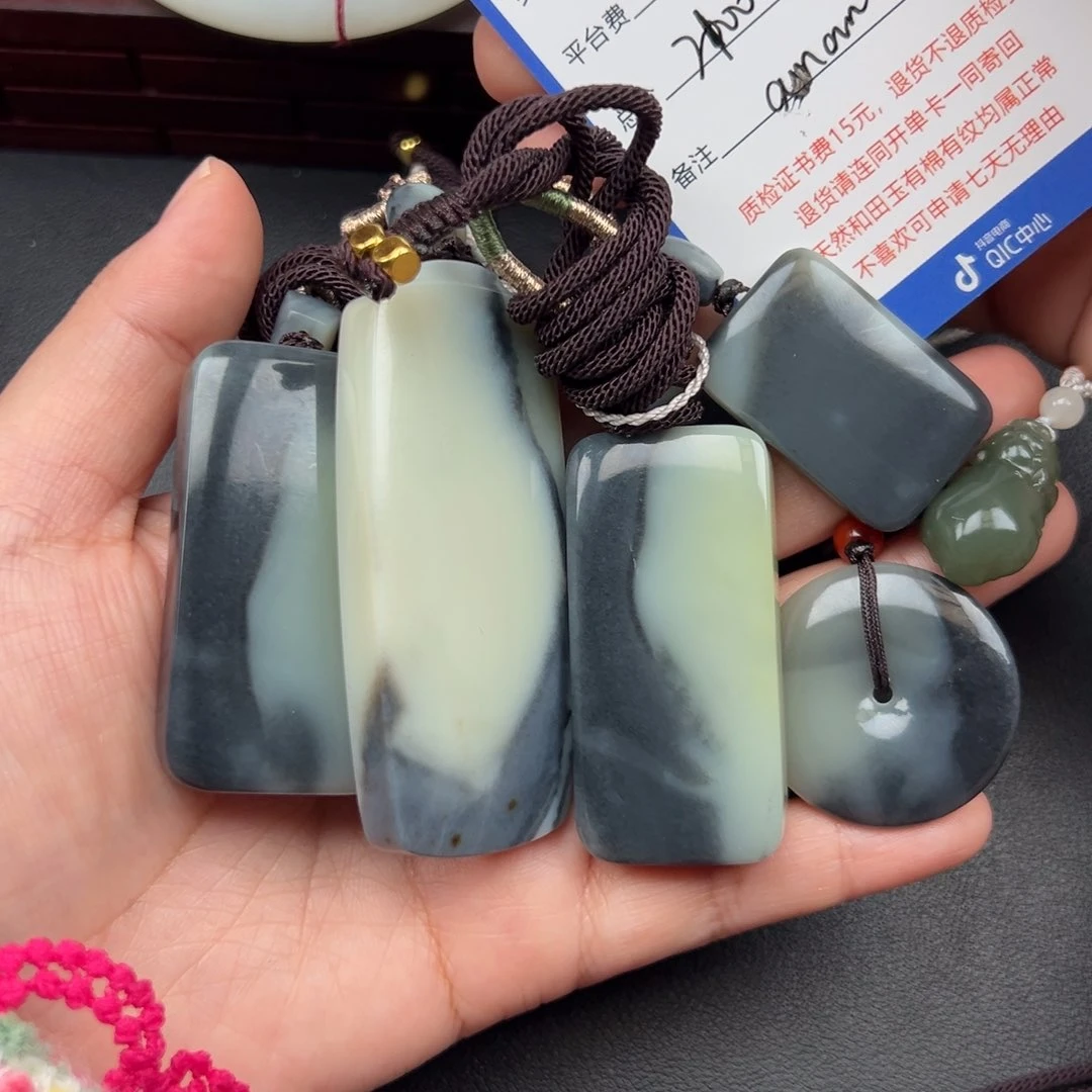 颈饰未镶嵌和田玉F*