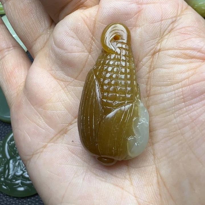 和田玉未镶嵌珠宝奇石