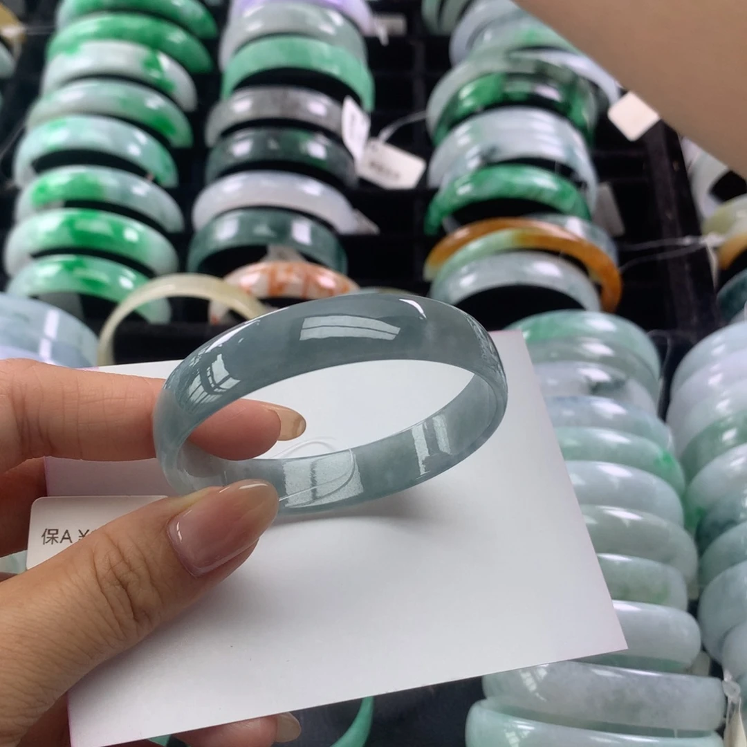 翡翠手镯未镶嵌公主