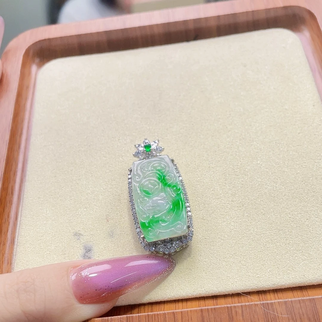 翡翠未镶嵌颈饰天然翡翠Ａ货