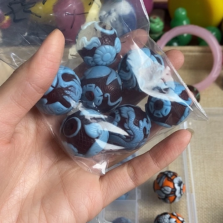 小***梦颈饰琉璃3705996969000