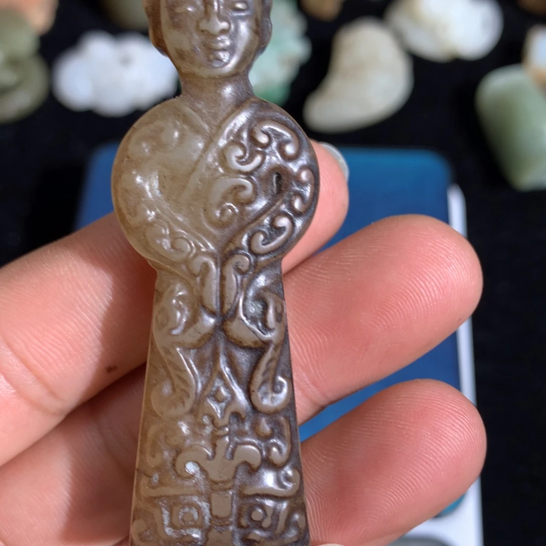 透闪石质玉未镶嵌颈饰