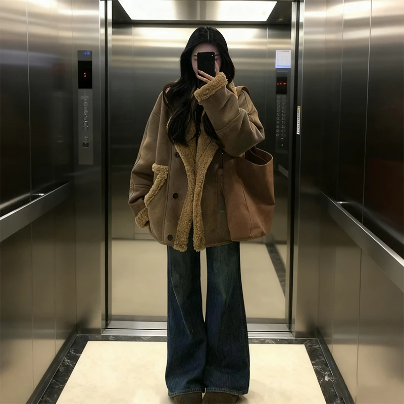 2025秋冬新款加绒加厚皮毛一体宽松机车服外套女搭配牛仔裤两件套