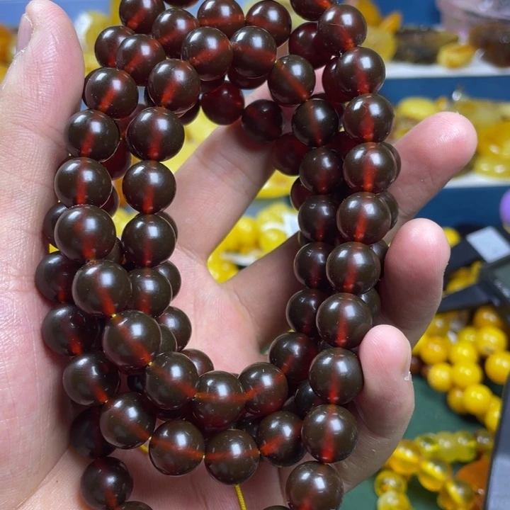 未镶嵌琥珀珠宝奇石山*