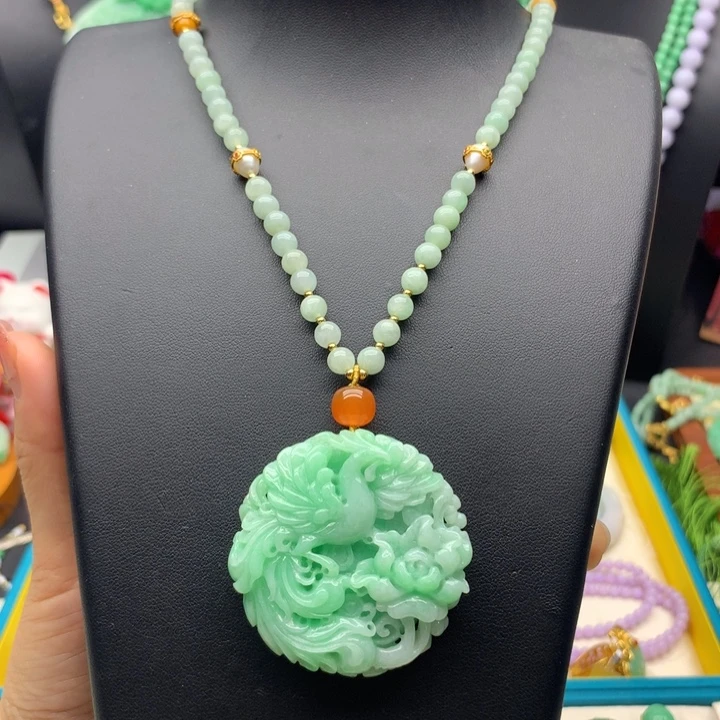 翡翠未镶嵌颈饰翡翠凤凰