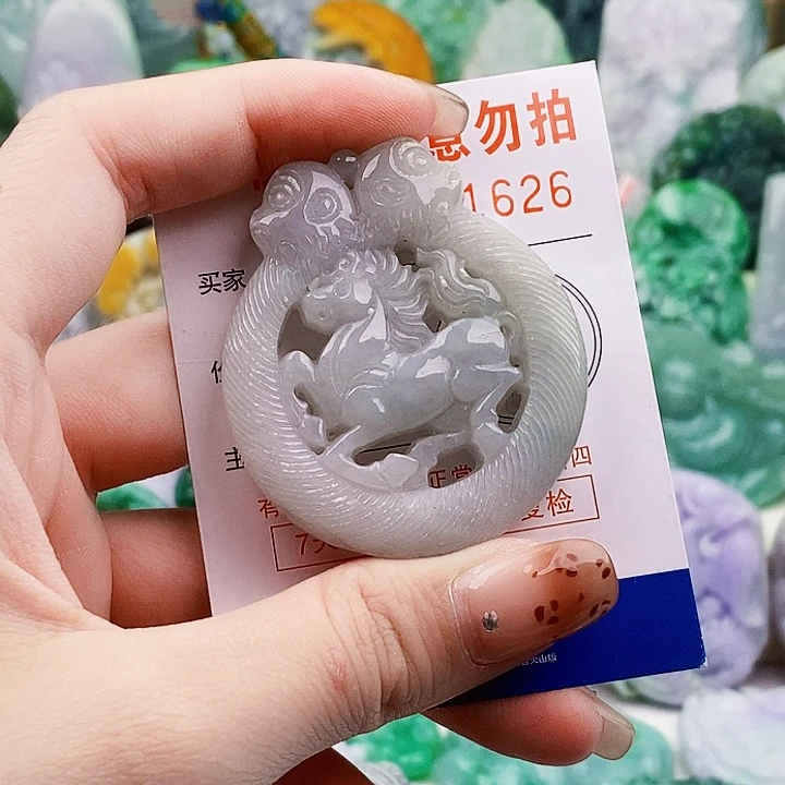 吊坠(不含链)未镶嵌翡翠