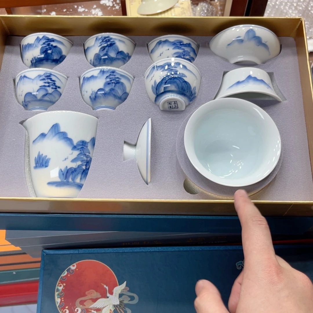 孤品茶具套装等。