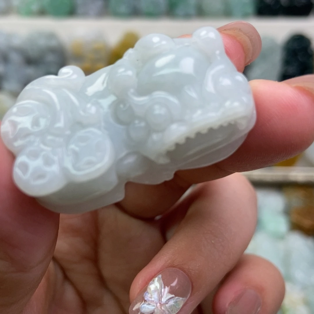 翡翠吊坠(赠链)未镶嵌